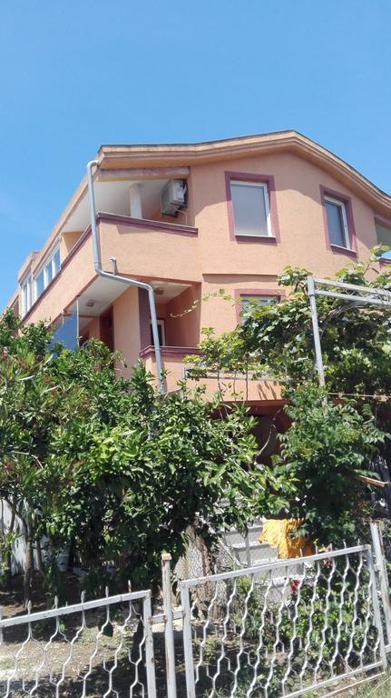 Apartments Vila Fata Ulcinj Bagian luar foto